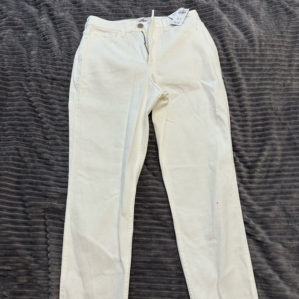 NEW WHITE MOM JEANS!